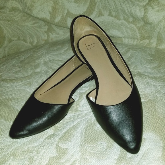 Women's Mohana D'orsay Pointed Toe Ballet Flats - Picture 1 of 3
